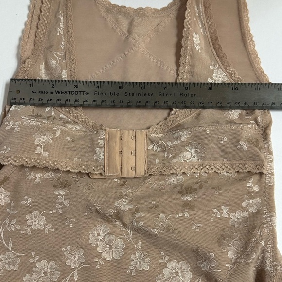 Modern Movement Shapewear Womens Medium Tan Floral Lace - Picture 6 of 11
